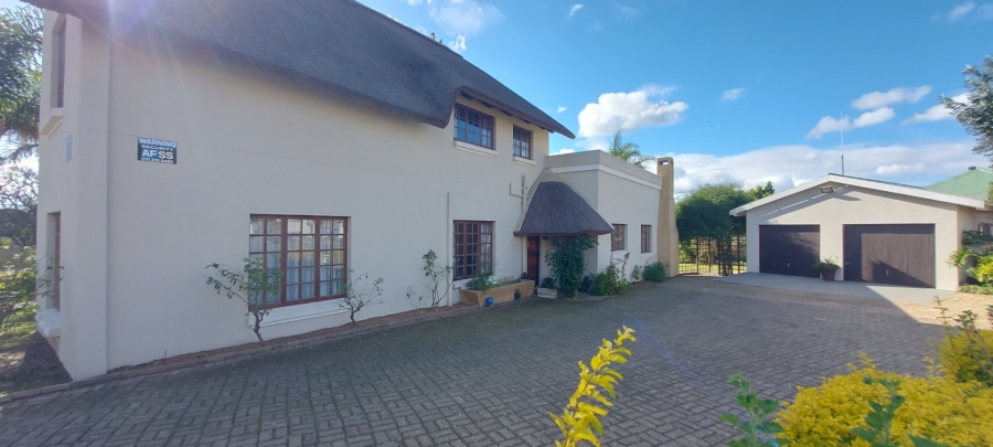 4 Bedroom Property for Sale in Albertinia Western Cape